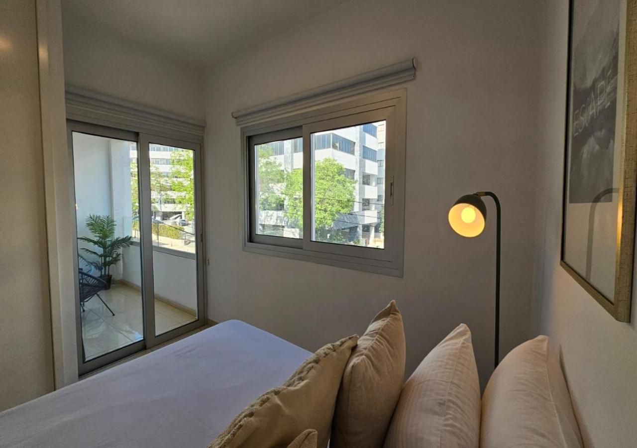 Phaedrus Living: City Centre Luxury Flat Esperidon 201 Nicosia Exteriör bild
