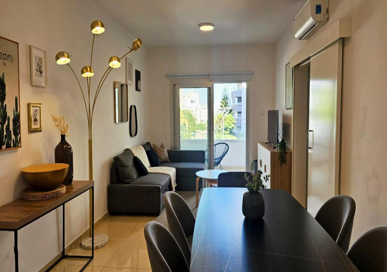 Phaedrus Living: City Centre Luxury Flat Esperidon 201 Nicosia Exteriör bild